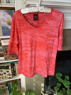 Sledge Coral Space-Dye V-Neck Short Sleeve Tee